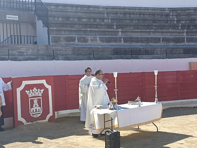 Misa en la Plaza de Toros
