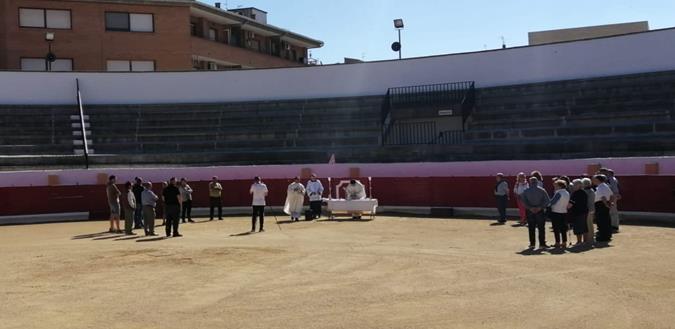 Misa en la Plaza de Toros