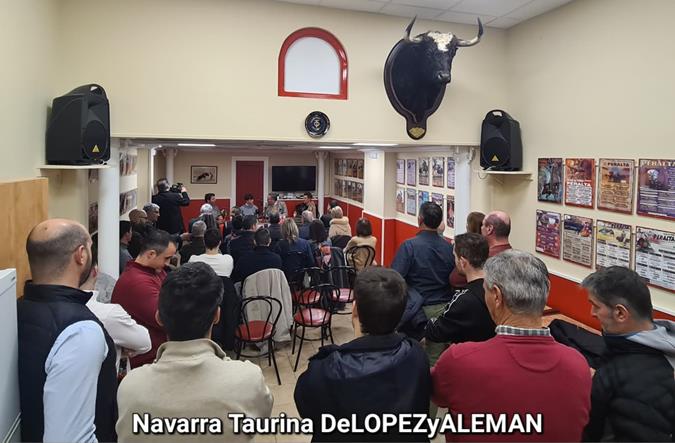 Charla de Aar&oacute;n Palacio